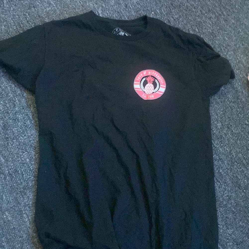 shirt size small